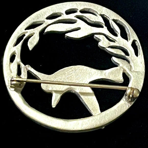 Cut Out Inside Flying Hummingbird Brooch Pin Silver - Picture 2 of 2